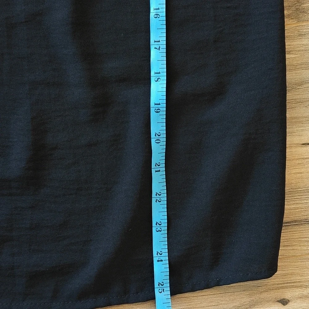 NWT Black sleeveless blouse - Picture 4 of 5